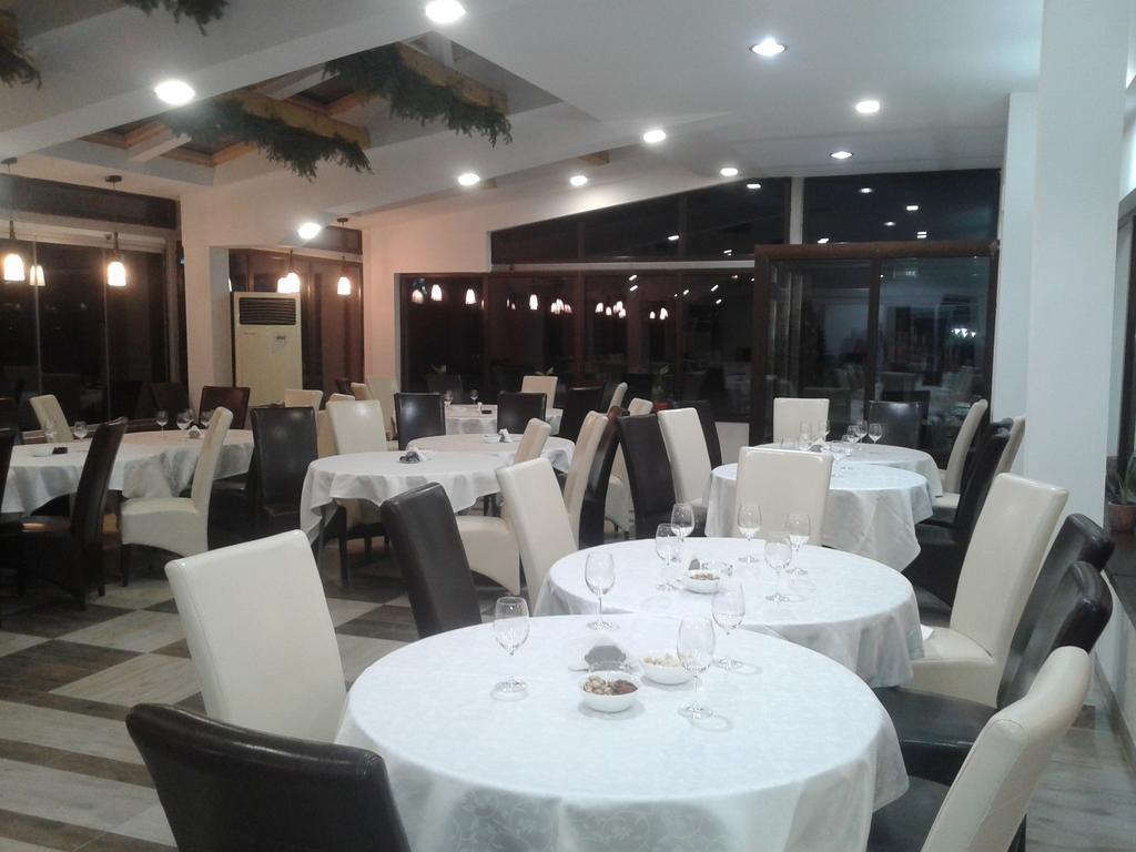 Hotel Zada Предеал Екстериор снимка