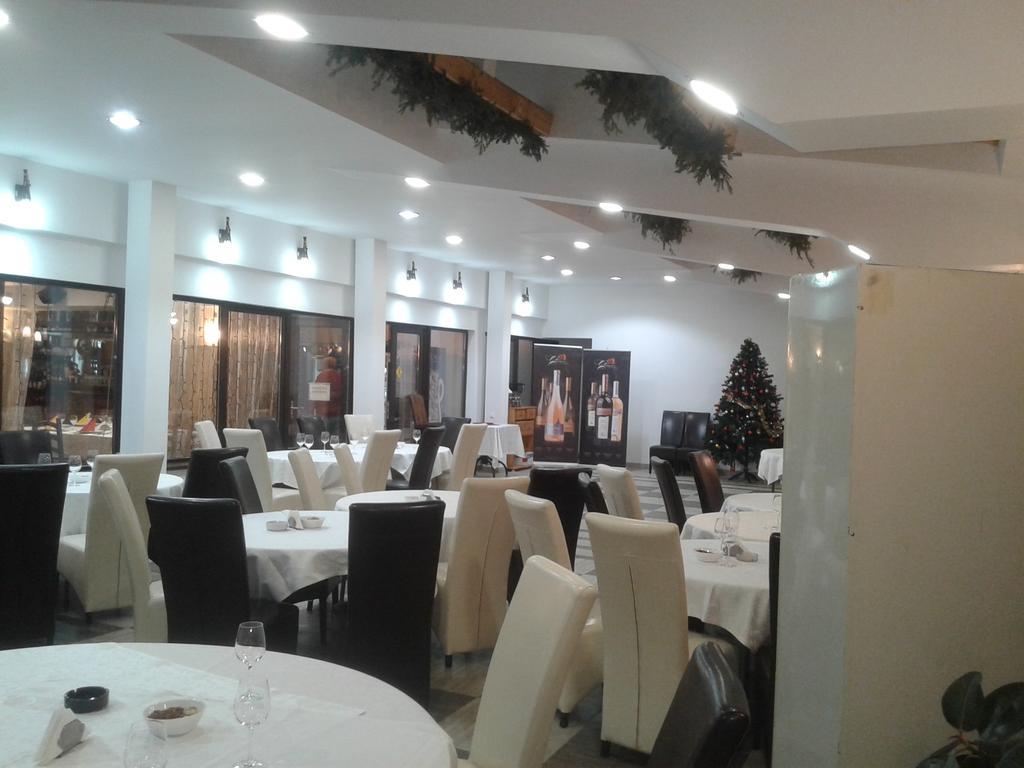 Hotel Zada Предеал Екстериор снимка