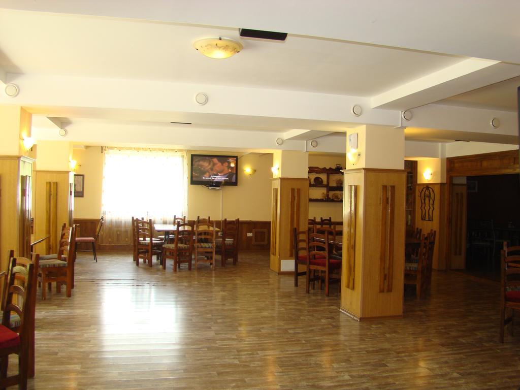 Hotel Zada Предеал Екстериор снимка
