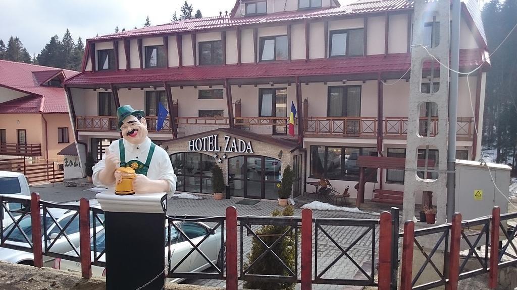 Hotel Zada Предеал Екстериор снимка