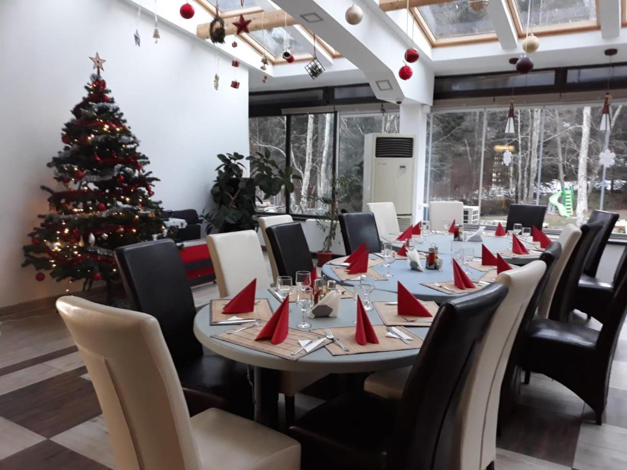 Hotel Zada Предеал Екстериор снимка